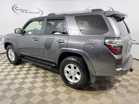 Certified 2019 Toyota 4Runner SR5 AWD/4WD image 4