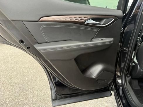 Used 2023 Buick Envision Avenir AWD/4WD image 22