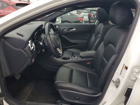 Used 2019 Mercedes-Benz GLA 250 4MATIC w/ Premium Package image 13