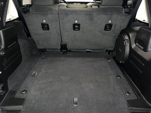 Used 2022 Jeep Wrangler Unlimited Sahara w/ Cold Weather Group image 16