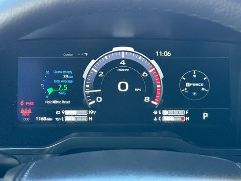 Used 2025 Toyota Tundra Limited AWD/4WD image 24