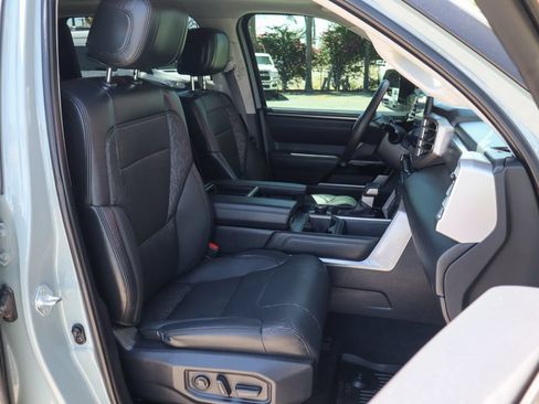 Used 2024 Toyota Tundra Limited AWD/4WD image 45