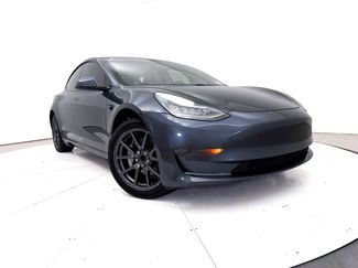 Used 2019 Tesla Model 3 Mid Range RWD video 1