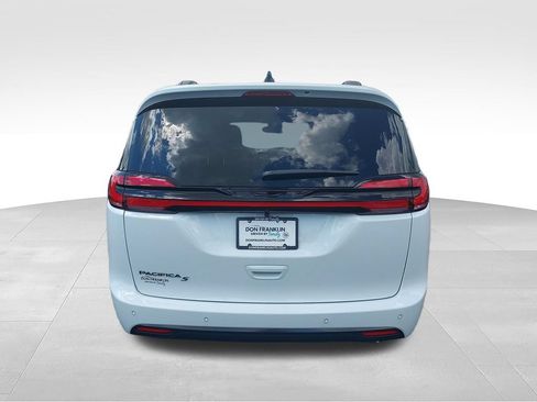 New 2027 Chrysler Pacifica Select w/ S Appearance Package FWD image 4