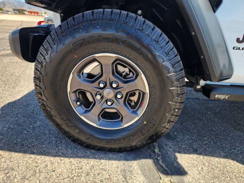 Used 2021 Jeep Gladiator Rubicon AWD/4WD image 11