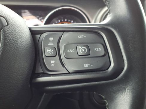 Certified 2022 Jeep Gladiator Willys image 17