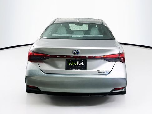 Used 2019 Toyota Avalon Limited image 7