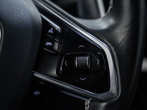 Used 2020 Chevrolet Corvette Stingray Coupe w/ 1LT RWD image 34