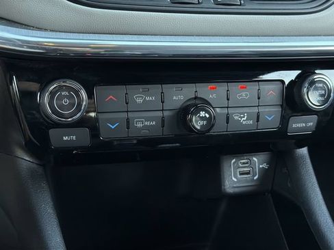 Used 2024 Jeep Compass Limited AWD/4WD image 24