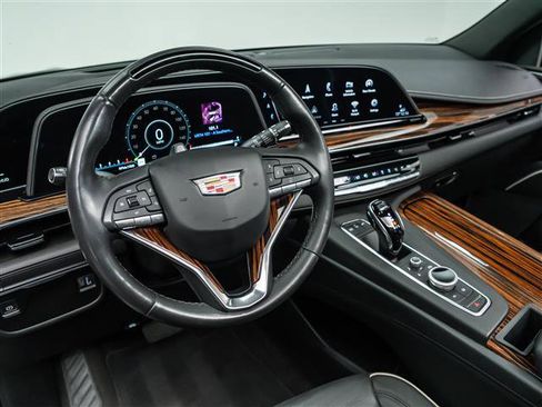 Used 2022 Cadillac Escalade Premium Luxury image 16