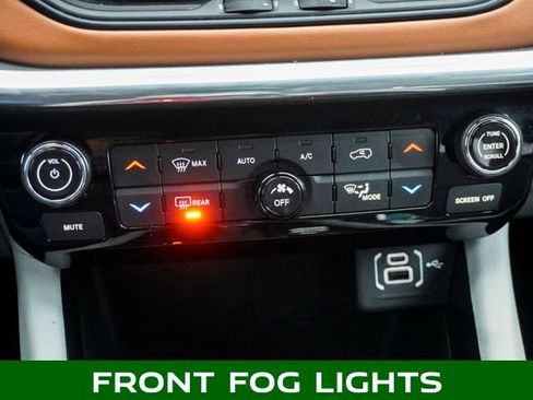 Used 2023 Jeep Compass Limited image 17