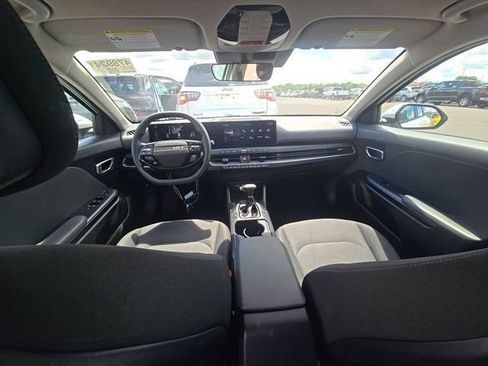 Used 2025 Kia K4 FWD image 8