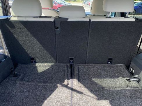 Used 2020 Volkswagen Tiguan SE w/ Panoramic Sunroof Package FWD image 17