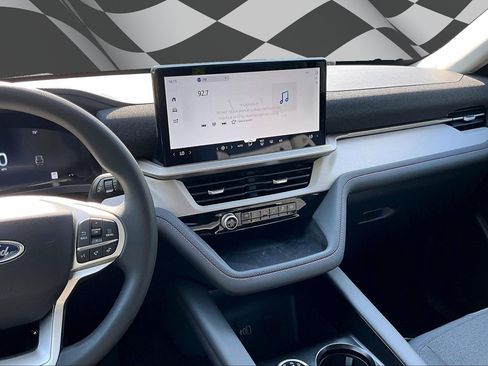 New 2026 Ford Explorer Active AWD/4WD image 7