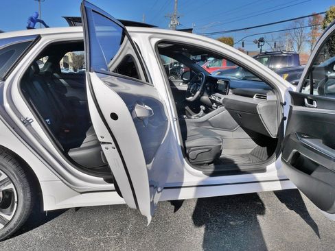 Used 2023 Kia K5 GT-Line image 10