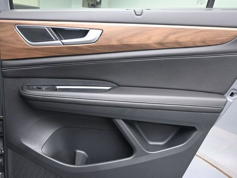 New 2026 Volkswagen Atlas SE FWD image 28