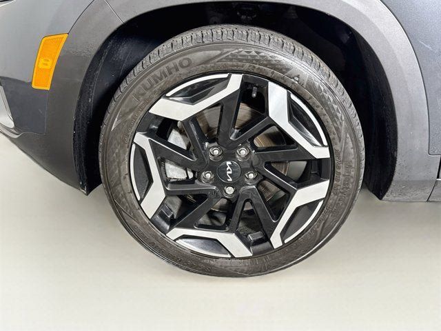 Certified 2024 Kia Seltos SX w/ SX Sunroof Package AWD/4WD image 32