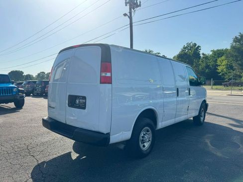 Used 2019 Chevrolet Express 2500 w/ Driver Convenience Package RWD image 5