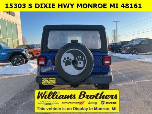 Used 2018 Jeep Wrangler Sport image 5