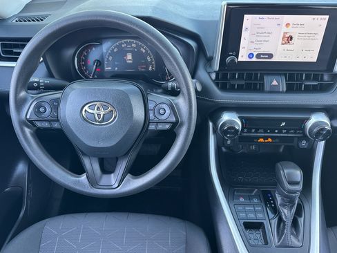 Used 2024 Toyota RAV4 XLE AWD/4WD image 31