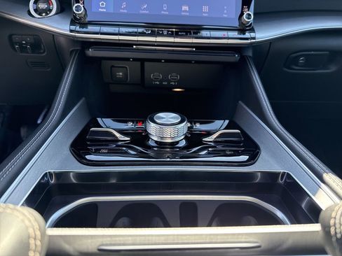 New 2026 Jeep Grand Wagoneer Limited AWD/4WD image 25
