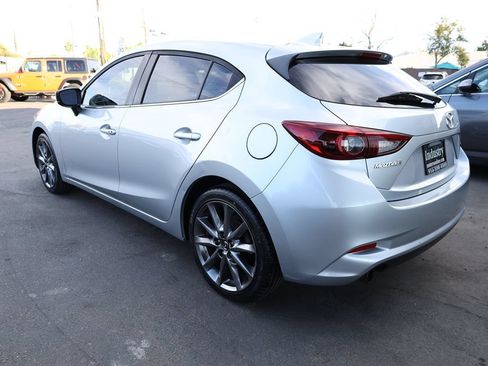 Used 2018 MAZDA MAZDA3 Grand Touring FWD image 6
