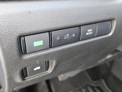 Used 2024 Nissan Sentra S FWD image 19