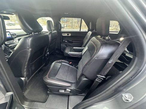 Used 2023 Ford Explorer XLT w/ Equipment Group 202A image 9