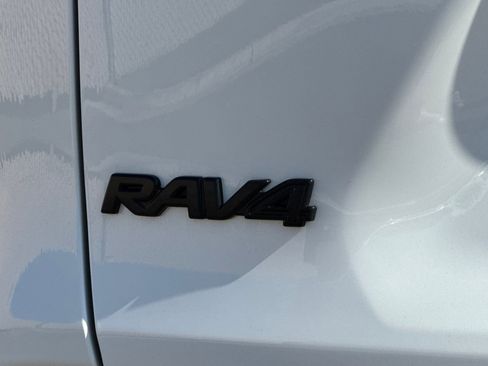 Used 2025 Toyota RAV4 XLE w/ Convenience Package FWD image 28