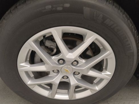 Used 2024 Chevrolet Equinox LT w/ LPO, Floor Liner Package FWD image 31
