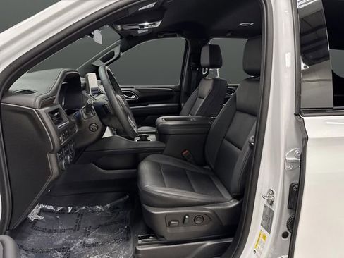 Used 2023 Chevrolet Suburban Z71 w/ Luxury Package image 4