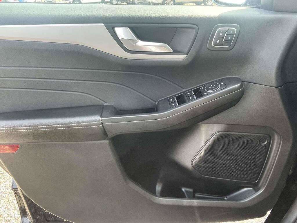 Used 2025 Ford Escape Platinum AWD/4WD image 31