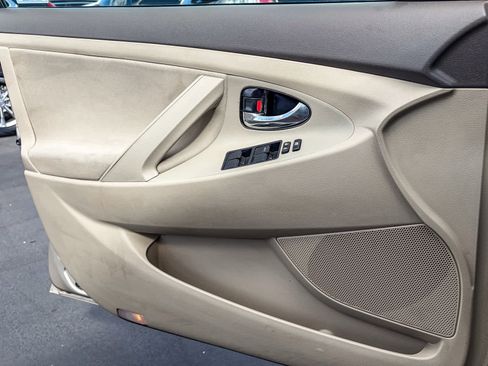 Used 2007 Toyota Camry LE image 19