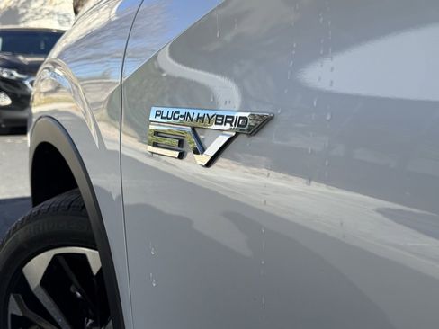 Used 2025 Mitsubishi Outlander SEL image 34