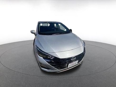 Used 2025 Nissan Versa SV image 2