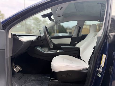 Used 2020 Tesla Model Y Long Range image 25