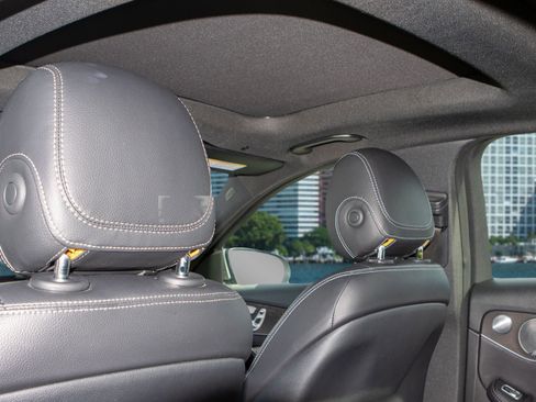 Used 2019 Mercedes-Benz C 300 4MATIC Sedan w/ Premium Package image 18