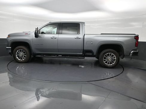 Used 2024 Chevrolet Silverado 2500 LTZ w/ LTZ Convenience Package AWD/4WD image 2