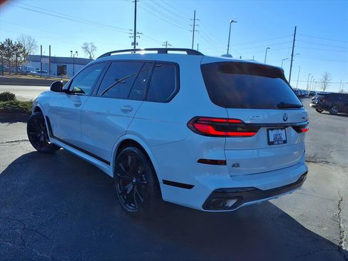 Used 2025 BMW X7 xDrive40i w/ M Sport Package image 2