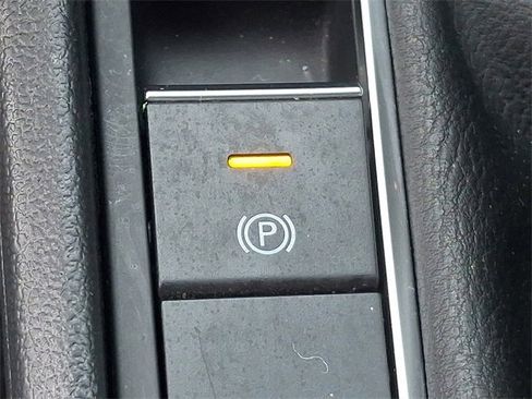 Used 2024 Volkswagen Jetta Sport image 24