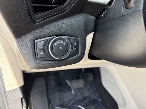 Used 2019 Ford Escape Titanium AWD/4WD image 34
