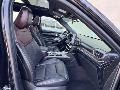 Used 2023 Ford Explorer Platinum w/ Technology Package AWD/4WD image 29