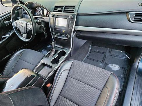 Used 2016 Toyota Camry SE image 17