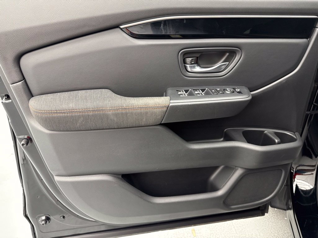 Certified 2025 Honda Pilot Sport image 18