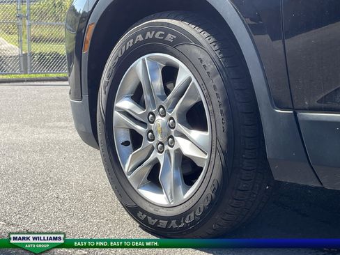 Used 2023 Chevrolet Equinox RS w/ LPO, Floor Liner Package image 9