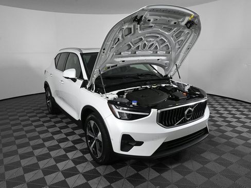 Used 2023 Volvo XC40 B5 Plus w/ Driver Assist Package image 31
