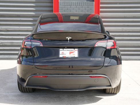 Used 2022 Tesla Model Y Performance image 4