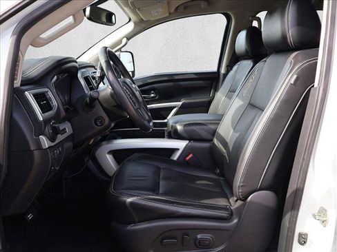 Used 2017 Nissan Titan PRO-4X w/ Pro-4x Convenience Package AWD/4WD image 22