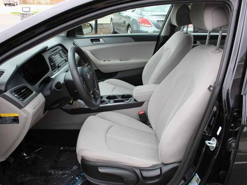 Used 2017 Hyundai Sonata SE FWD image 25