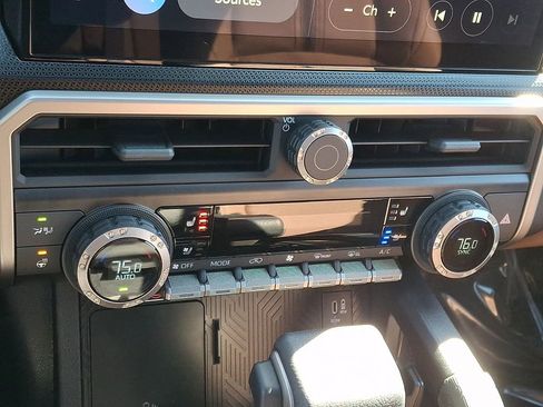 Used 2026 Toyota 4Runner Limited image 17